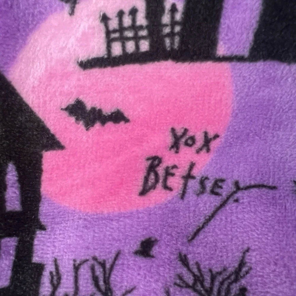 Betsey Johnson Halloween Haunted House Plush Blanket Throw Purple 50x60 NEW
